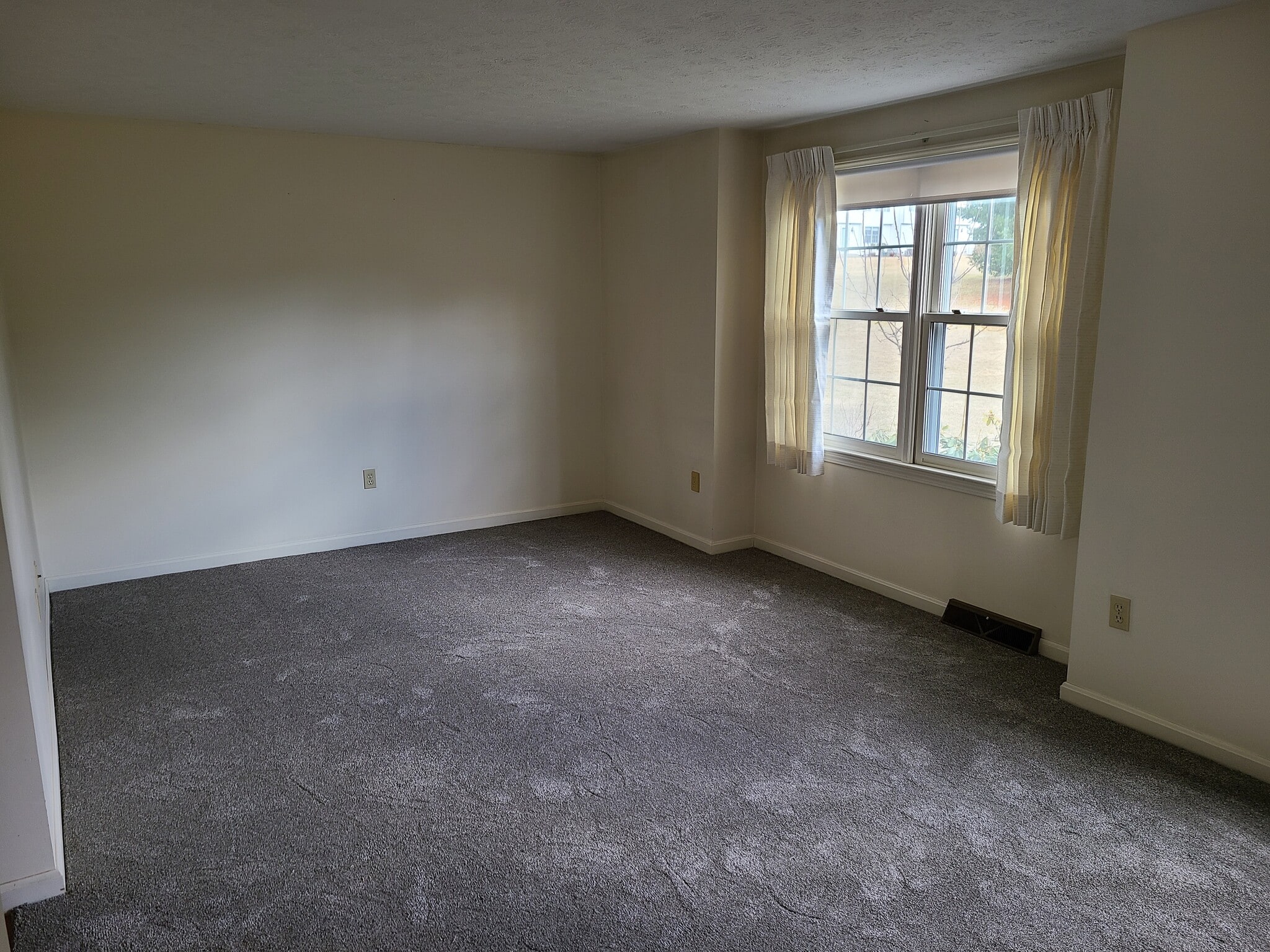 Building Photo - 48 Lochmere Ln