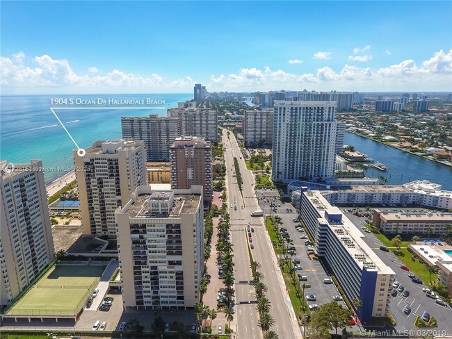 Building Photo - 1904 S Ocean Dr