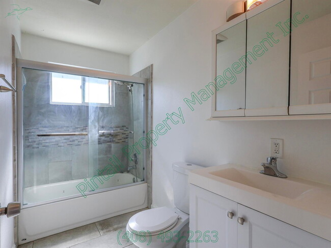 Building Photo - 3428 San Marino Ave