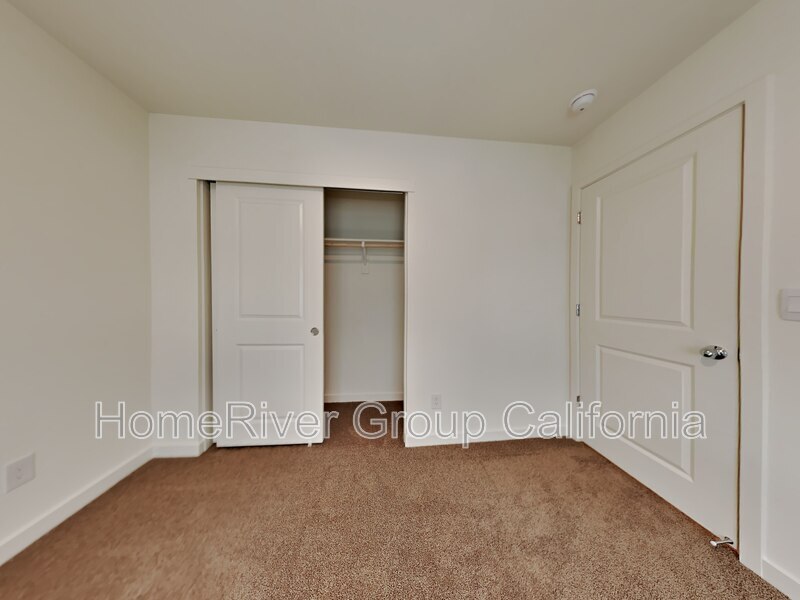 Building Photo - 8829 Cohasset Wy