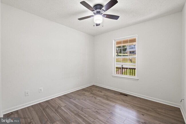 Building Photo - 345 Brown Ave