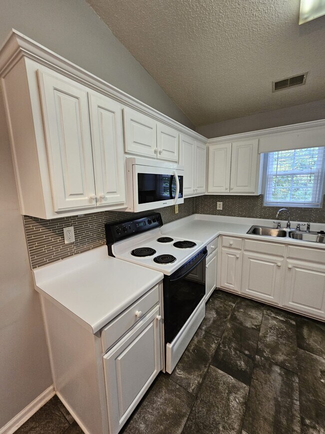 Building Photo - 1406 Flanagan Mill Dr