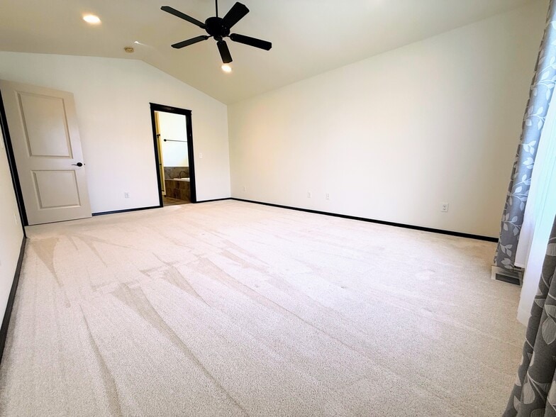 Building Photo - 3415 189th Pl SE