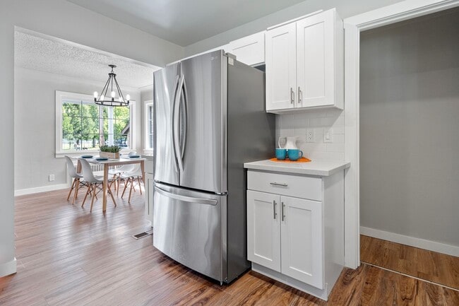 Building Photo - Spacious 4-Bedroom Home in South Capitol O...
