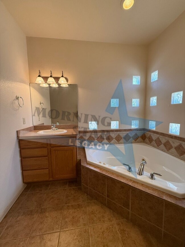 Building Photo - Beautiful 3-Bedroom Southwestern-Style Home!
