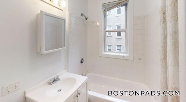 Building Photo - 1175 Boylston St
