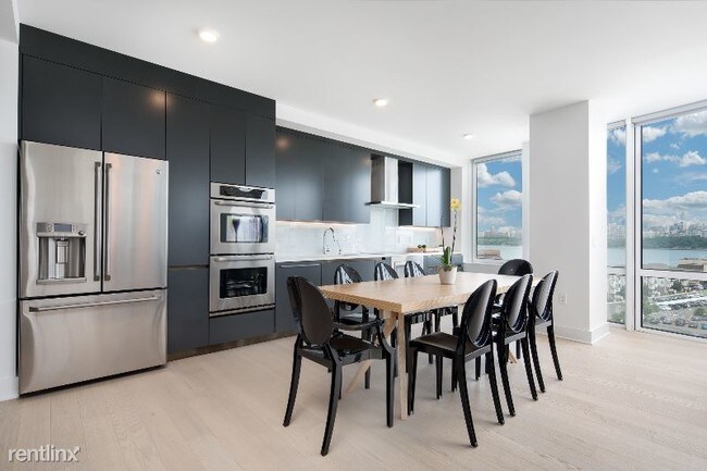 Primary Photo - 890 River Rd