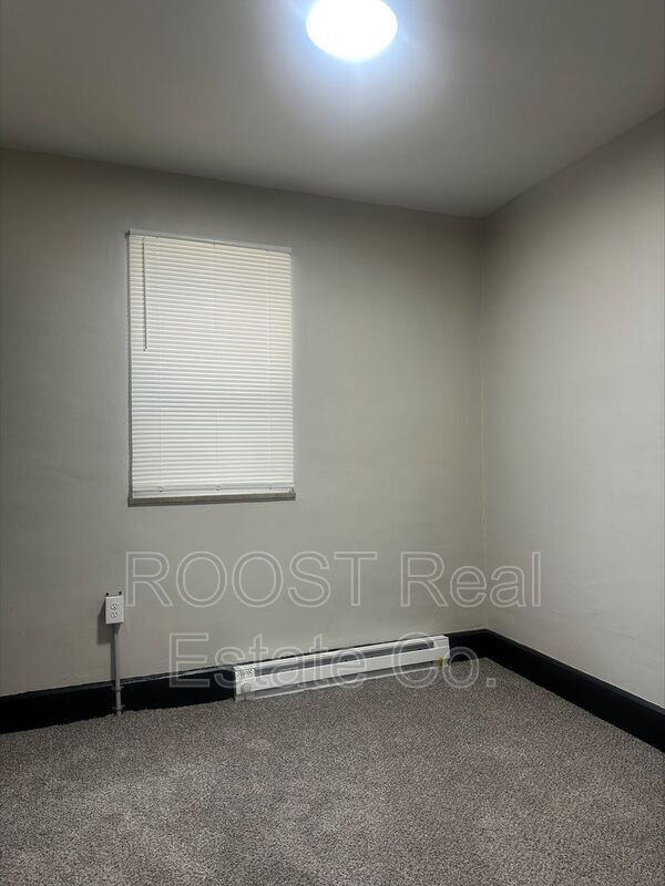 Building Photo - 98-100 N Hague Ave