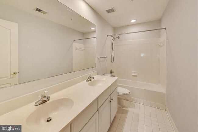 Building Photo - 6402 Spring View Pl