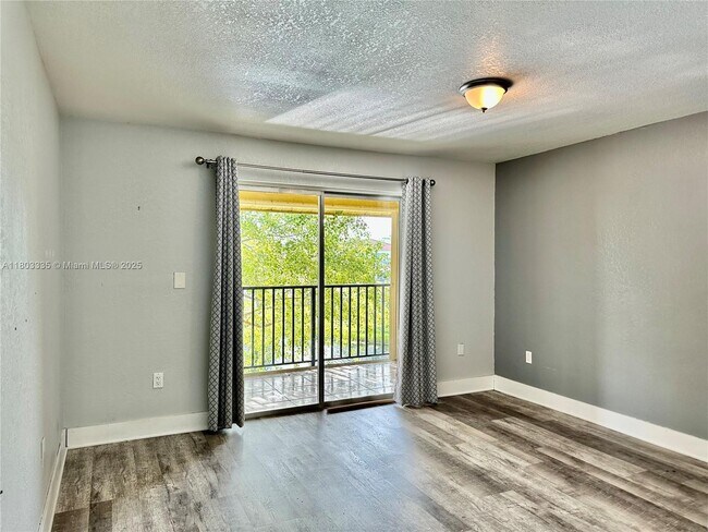 Building Photo - 15430 SW 82nd Ln