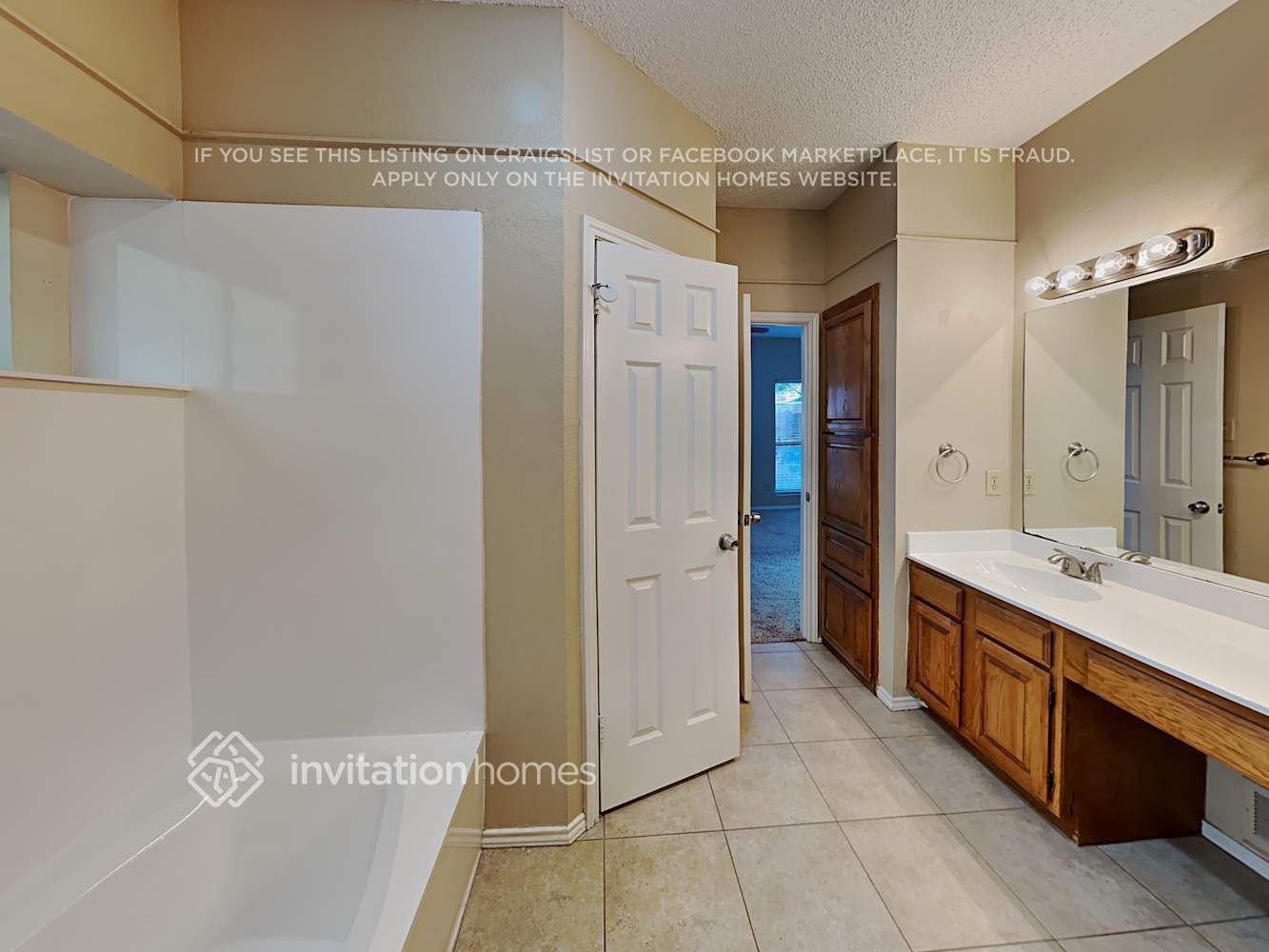Building Photo - 2031 Crestside Dr