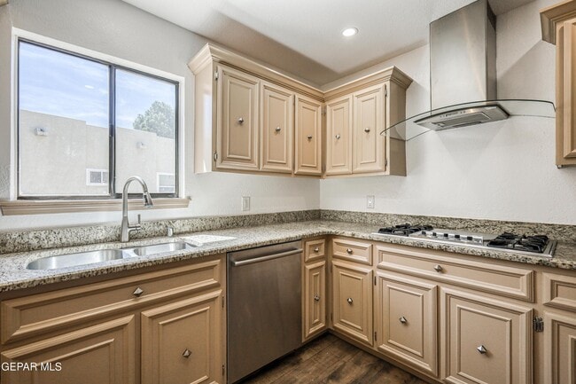 Building Photo - 4945 Vista Grande Cir