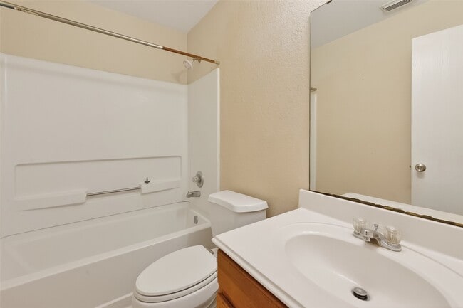 Building Photo - 13410 Blue Swallow Dr