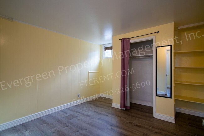 Building Photo - Updated Garden Level Apartment in Central ...