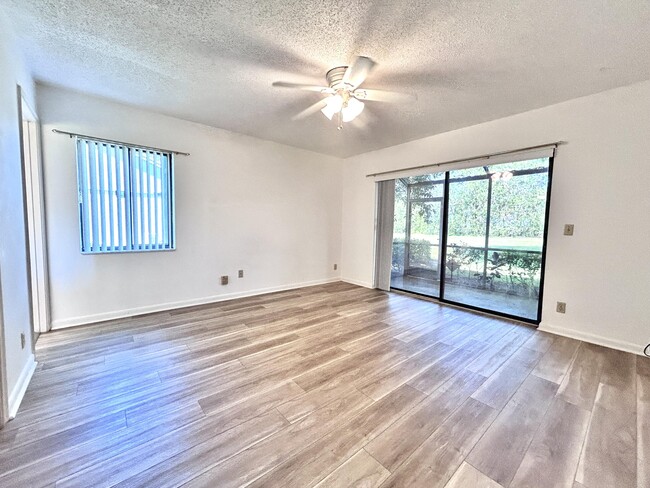 Building Photo - 2535 SW 22nd Ave