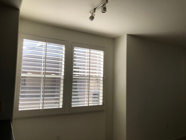 Dining Room - 13075 Pacific Promenade