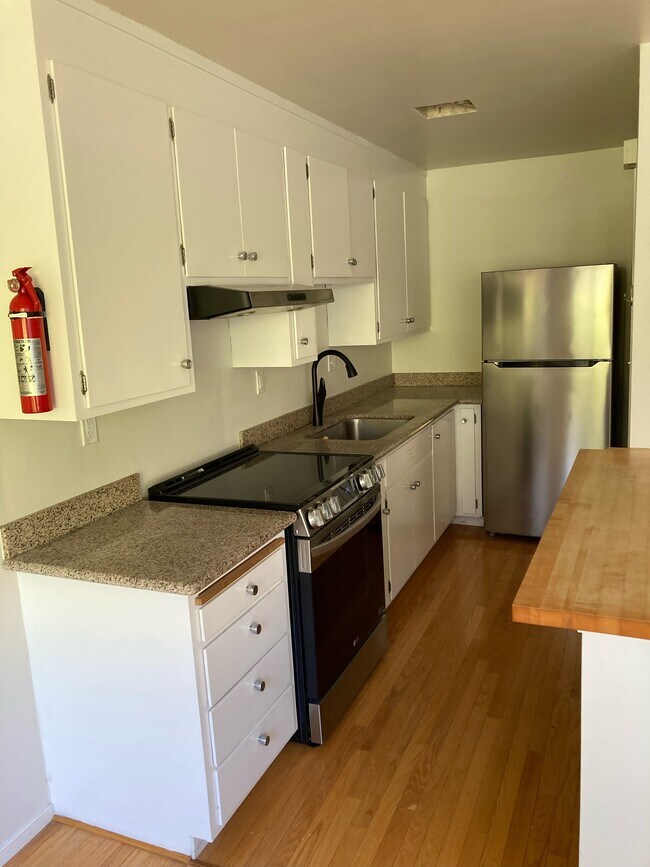 Building Photo - 1423 Walnut St