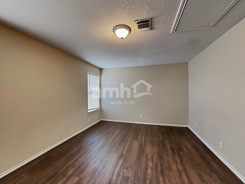 Building Photo - 8610 Still Moon