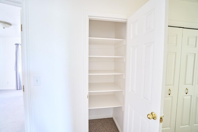 Building Photo - 850 E 550 S