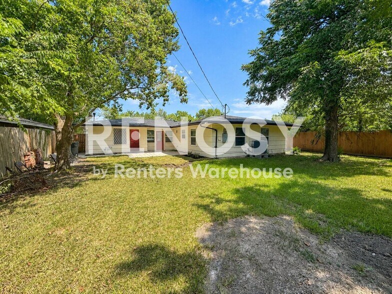 Building Photo - 6010 Ridgeway Dr