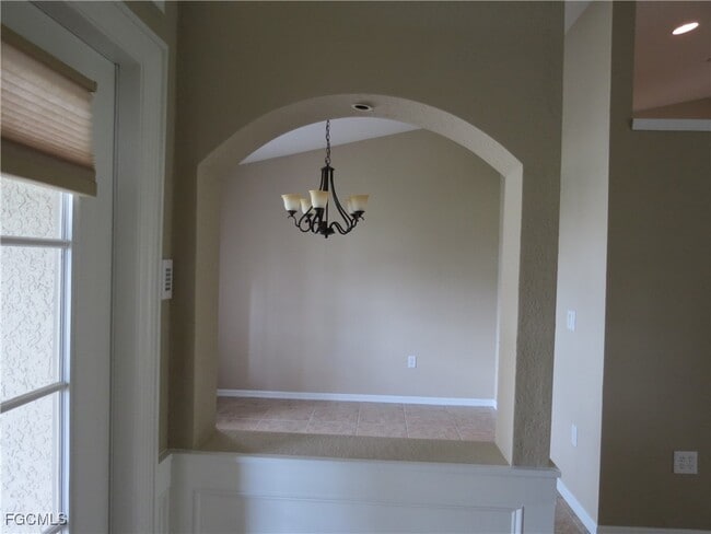 Building Photo - 4145 SW 9th Ave