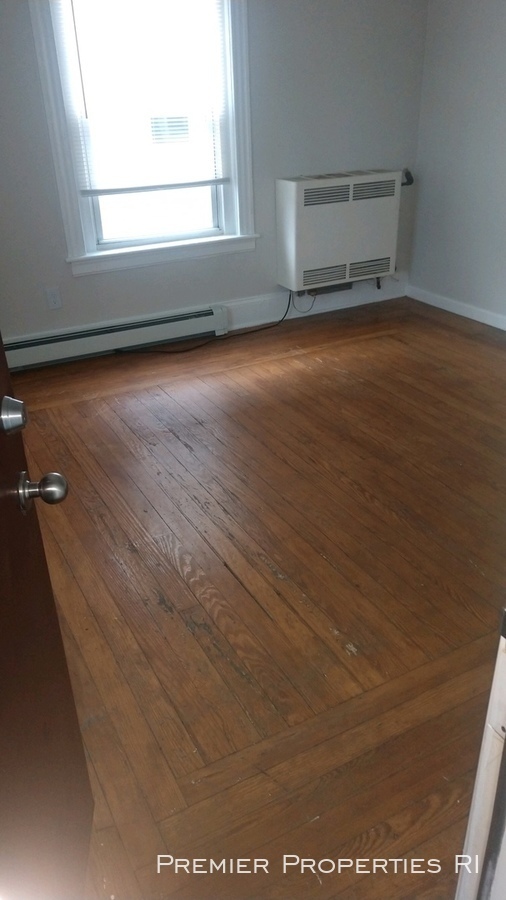 Building Photo - UPDATED 1 BED IN PAWTUCKET!!!