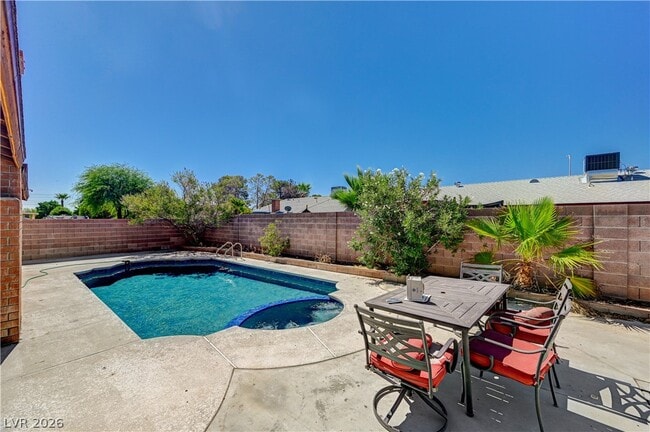 Building Photo - 6813 W Greydawn Dr