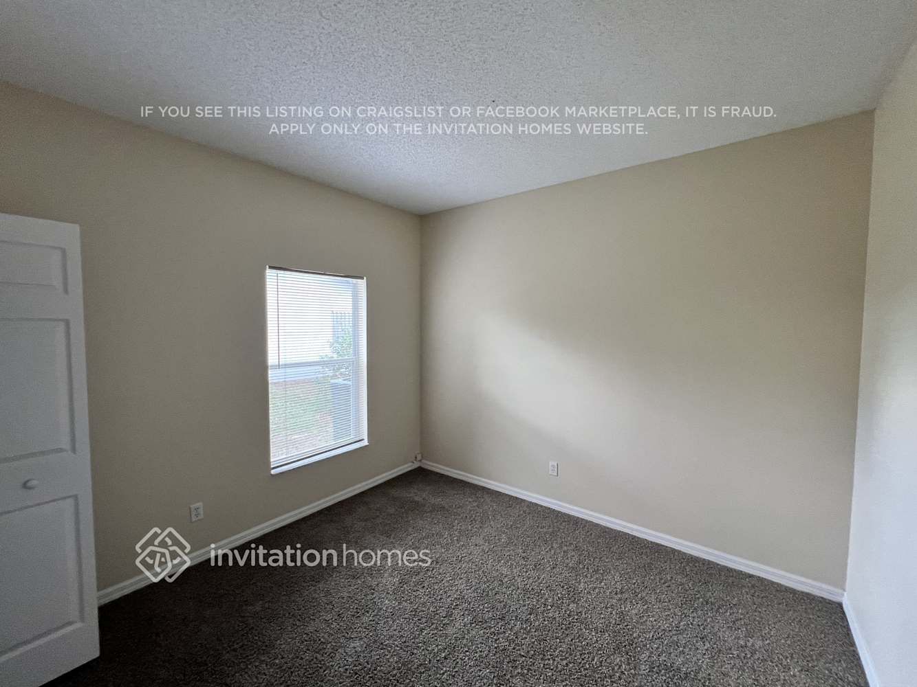 Building Photo - 102 NW Carmelite St