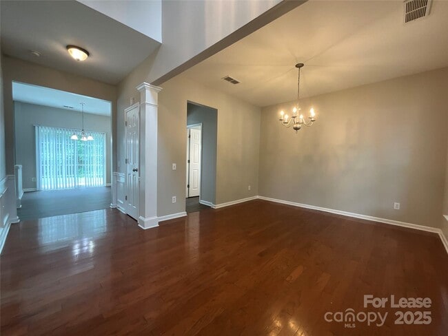 Building Photo - 2111 Arbor Vista Dr