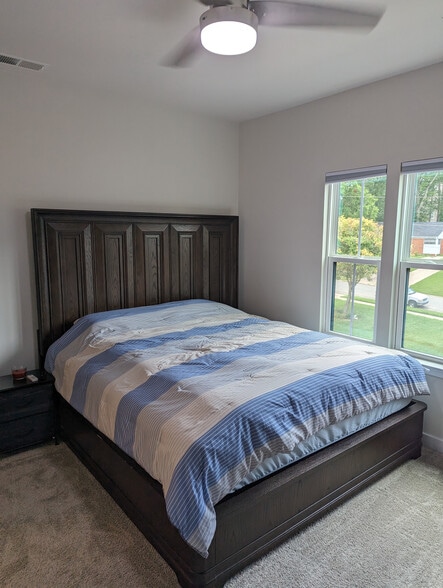 Building Photo - Room in Townhome on Gleason Wy