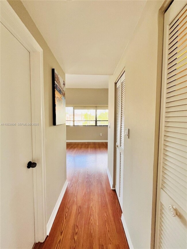 Building Photo - 253 Poinciana Island Dr