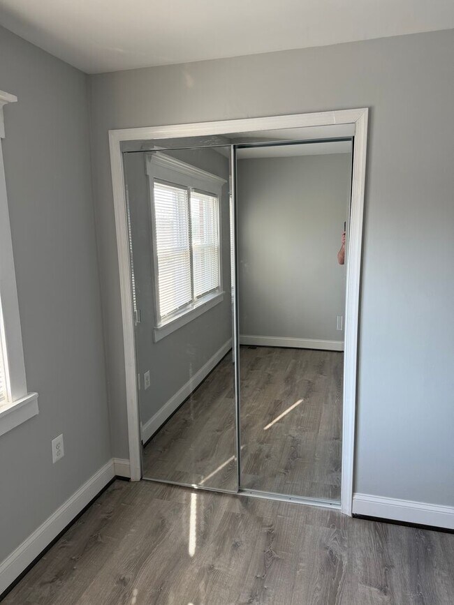 Building Photo - 3236 Lohrs Ln