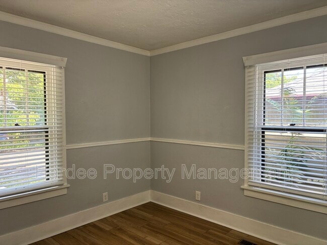 Building Photo - 1519 W Sherman St
