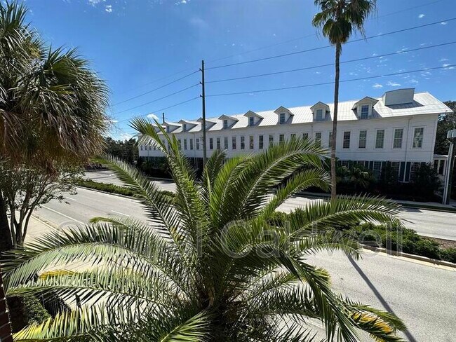 Building Photo - 1810 E Palm Ave