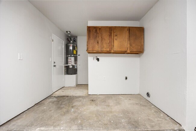 Building Photo - Beautiful 2-Bedroom Condo in Bakersfield, CA