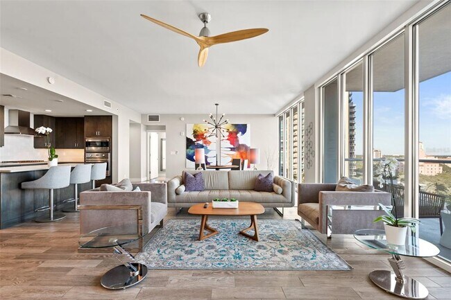 Building Photo - 176 4th Ave NE