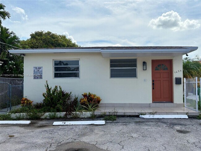 Primary Photo - 1434 SW 22nd Ave