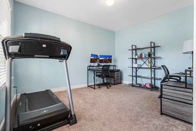 Building Photo - 501 Daylily Ct