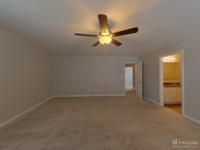 Building Photo - 4442 Vernon Cir SE