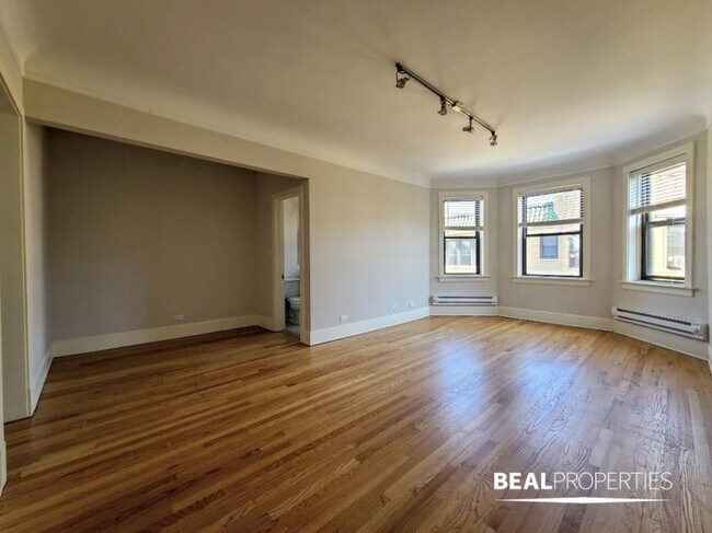 Building Photo - 1 bedroom in CHICAGO IL 60647