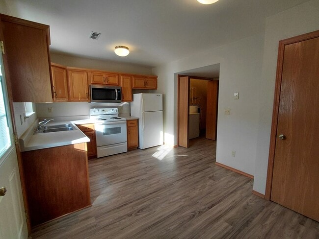 Building Photo - 24990 Scenic Dr