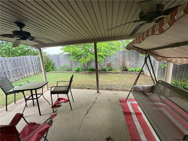 Building Photo - 82 E Cydnee St