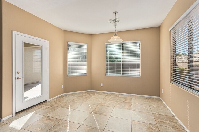 Building Photo - Must See 4 Bedroom Home near San Tan Mall