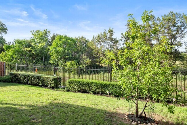 Building Photo - 5820 Harper Park Dr