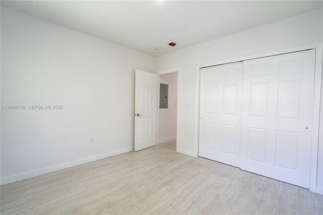 Building Photo - 1185 98th St