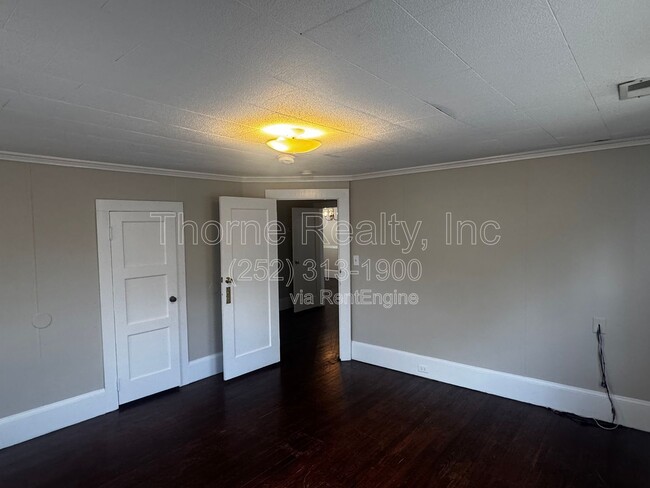 Building Photo - 1201 Evergreen Rd