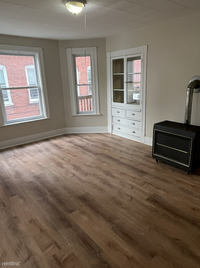 Building Photo - 4 br, 1 bath Triplex - 144 Pearl Street 2