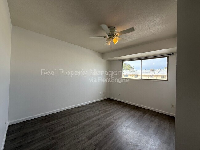 Building Photo - 4613 S Mill Ave