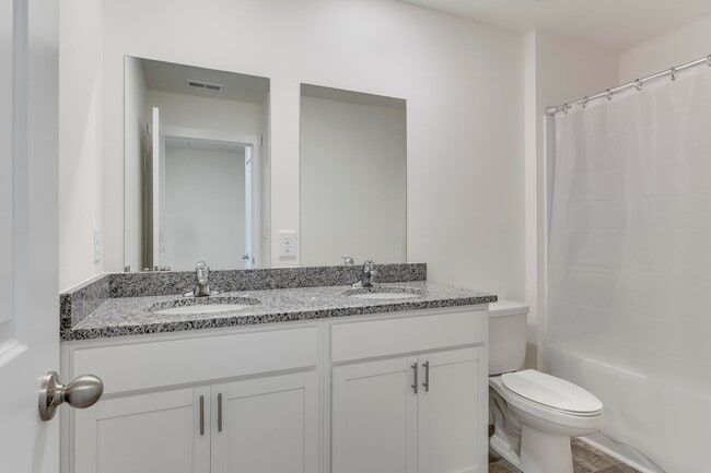 Building Photo - 4134 Lone Oak Cir