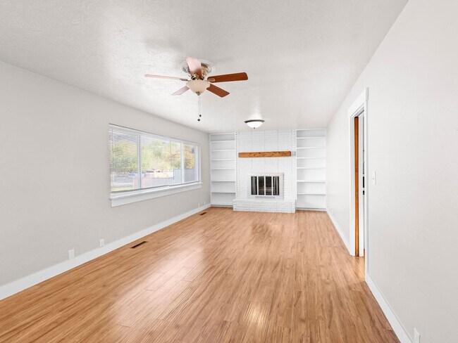 Building Photo - Beautiful home for rent!